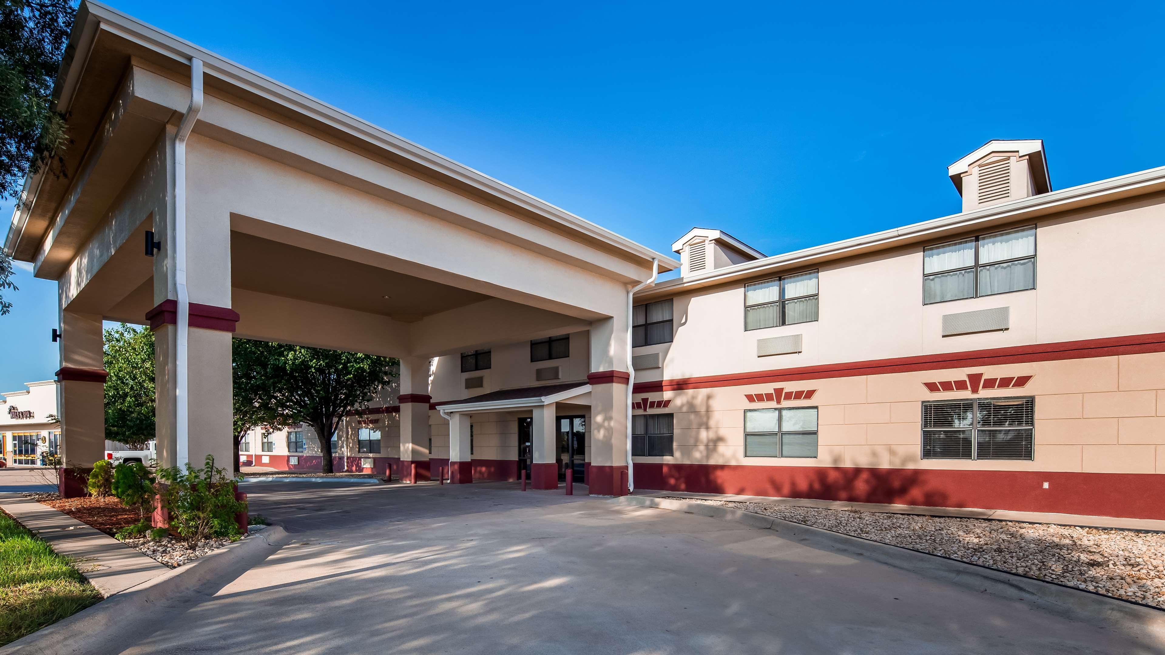 Best Western Inn & Suites Copperas Cove Екстериор снимка