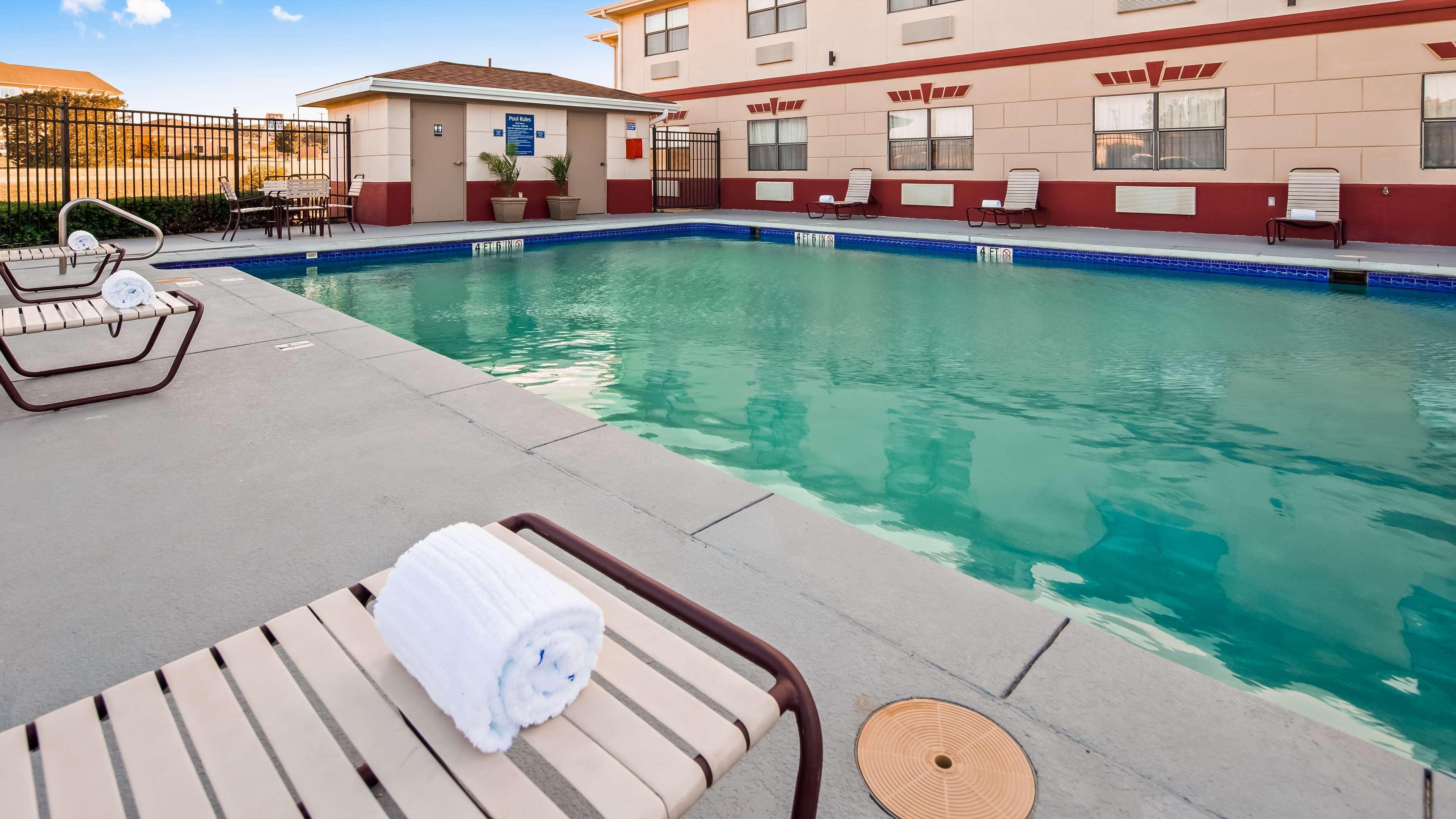 Best Western Inn & Suites Copperas Cove Екстериор снимка
