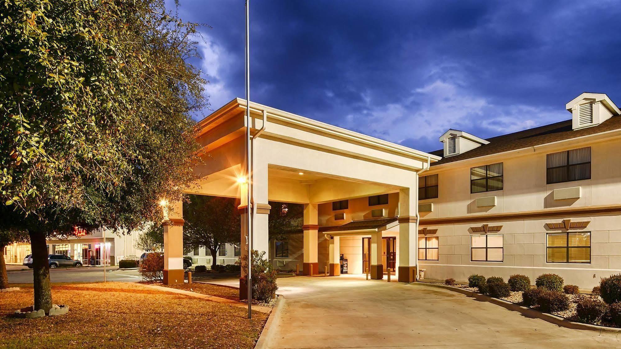 Best Western Inn & Suites Copperas Cove Екстериор снимка